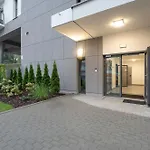 Funkcjonalny Smart Tv & Wifi By Renters Rzeszow