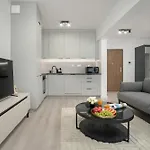 Funkcjonalny Smart Tv & Wifi By Renters * Rzeszow