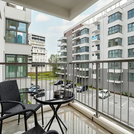 Funkcjonalny Smart Tv & Wifi By Renters Apartment Rzeszow