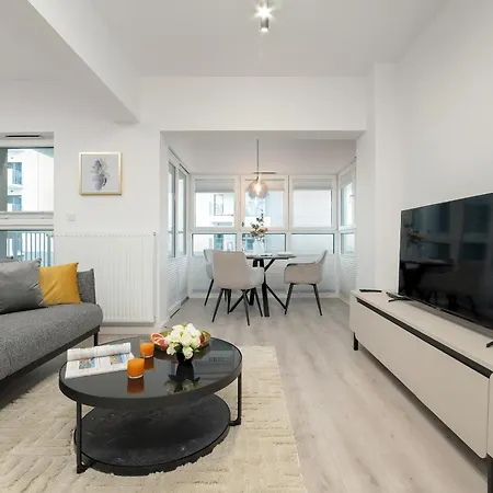 Funkcjonalny Smart Tv & Wifi By Renters Appartement Rzeszów