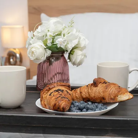 Апартаменти Funkcjonalny Smart Tv & Wifi By Renters