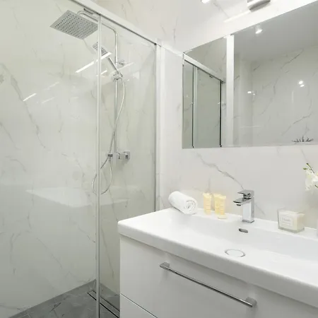 Apartment Funkcjonalny Smart Tv & Wifi By Renters Rzeszow